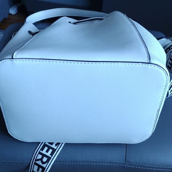 Karl Lagerfeld White Shoulder Bag with Embellishments - Picture 7 of 9